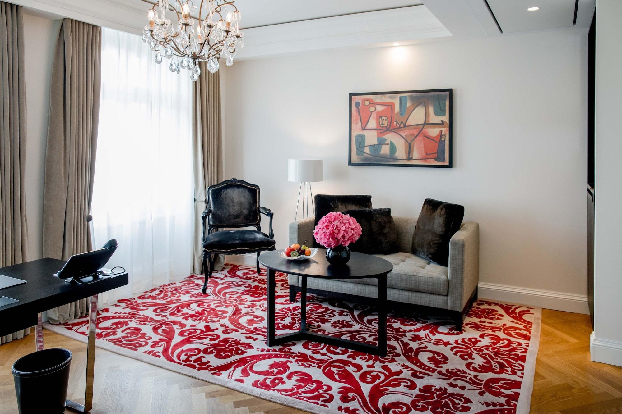 施伟泽霍夫伯尔尼水疗酒店 外观 照片 A suite at the Mandarin Oriental, Paris