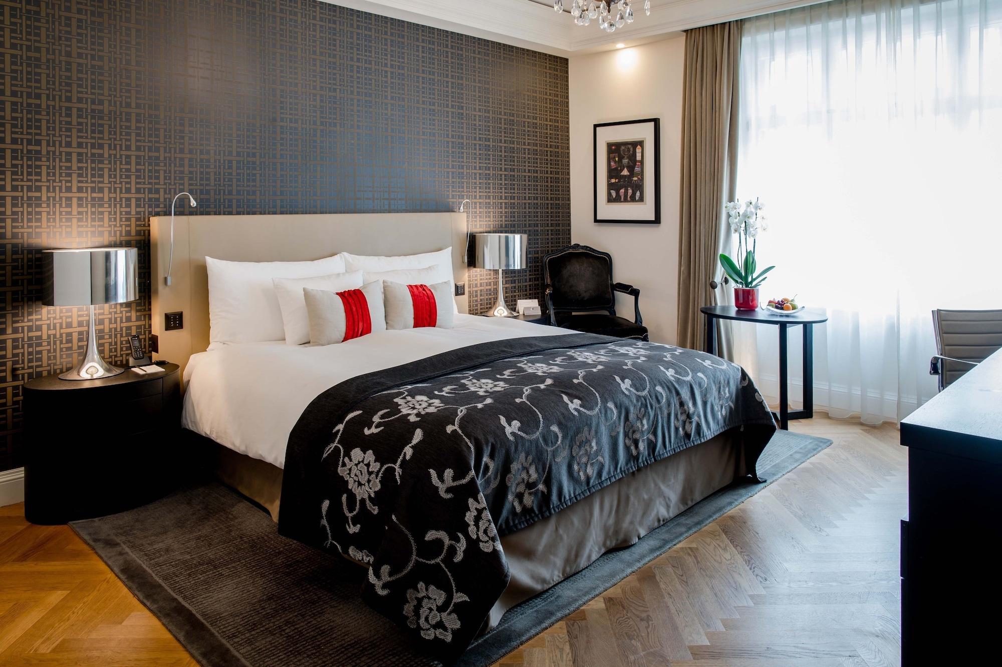 施伟泽霍夫伯尔尼水疗酒店 外观 照片 A bedroom at the Mandarin Oriental, London
