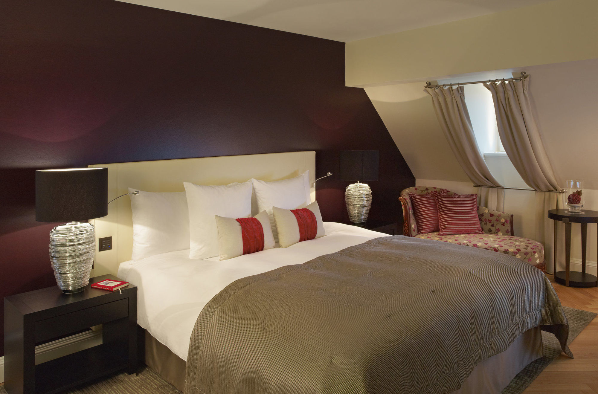 施伟泽霍夫伯尔尼水疗酒店 客房 照片 A bedroom at the Mandarin Oriental, Munich